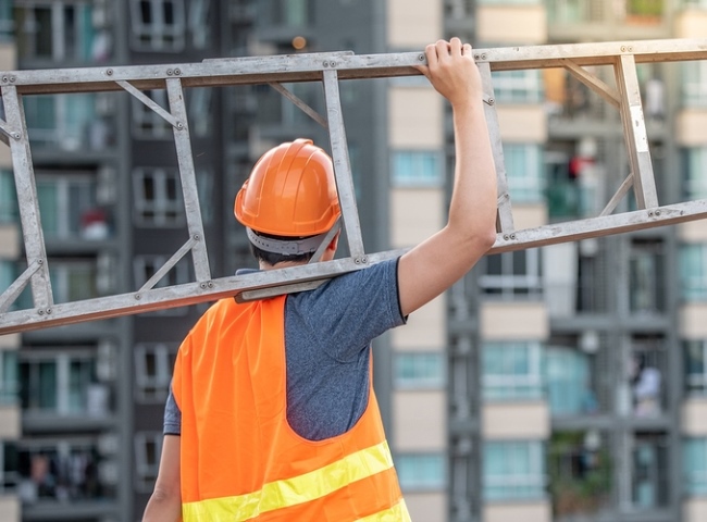 How To Properly Use A Safety Ladder